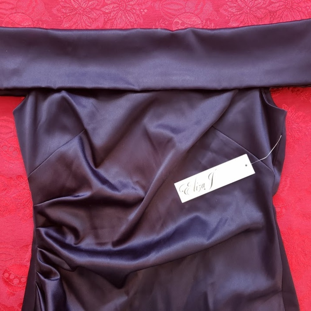 Eliza J Off The Shoulder Side Pleated Sheath Dress - Picture 3 of 7